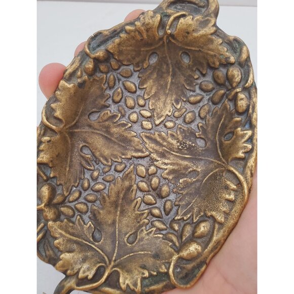 Vintage / BRASS SOAP DISH / Solid Brass Soap Holder Soap Dispenser Vintage - Picture 6 of 10